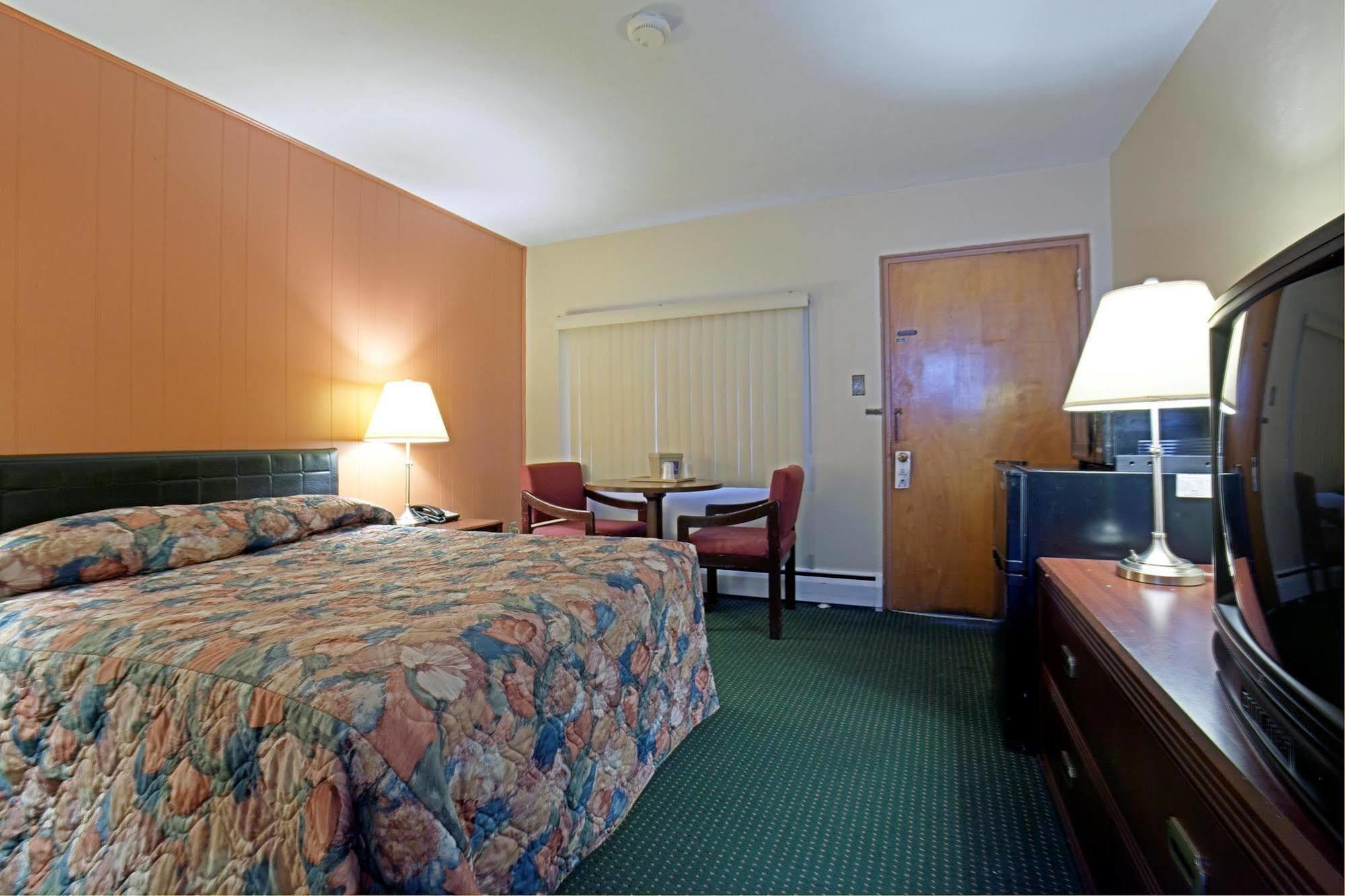Americas Best Value Inn 브래드포드 객실 사진